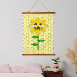 Happy Bee Day Birthday Bumblebee Wandteppich Mit Holzrahmen