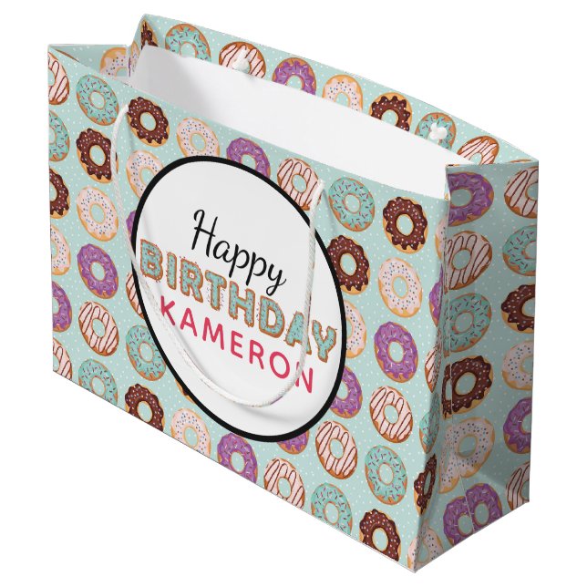 HAPPY BIRTHDAY Blue Iced Donuts Muster mit Namen Große Geschenktüte (Rückseite Schrägansicht)