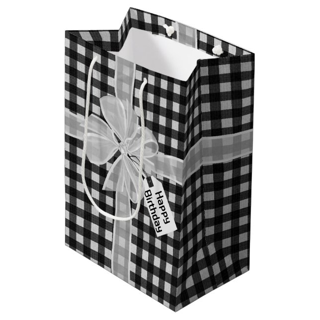 Happy Birthday Bow on Gingham Mittlere Geschenktüte (Vorderseite Schrägansicht)
