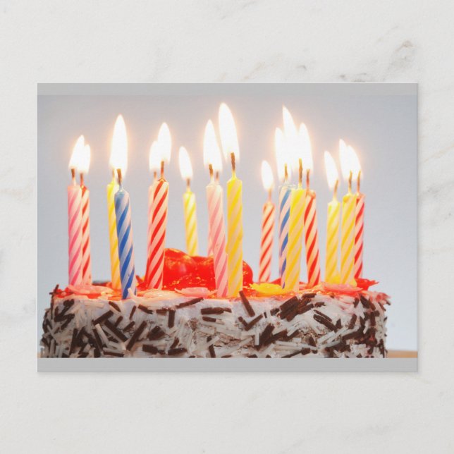 Happy Birthday Candles Ankündigungspostkarte (Vorderseite)