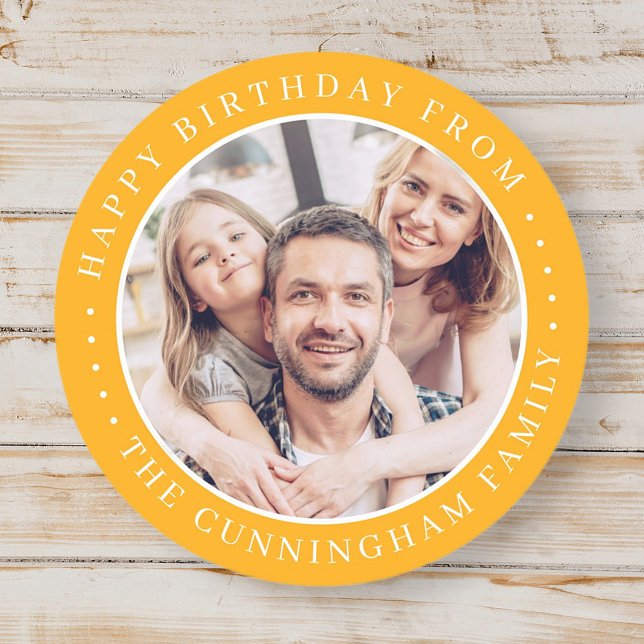 Happy Birthday Classic Simple Family Foto Classic Runder Aufkleber (Von Creator hochgeladen)