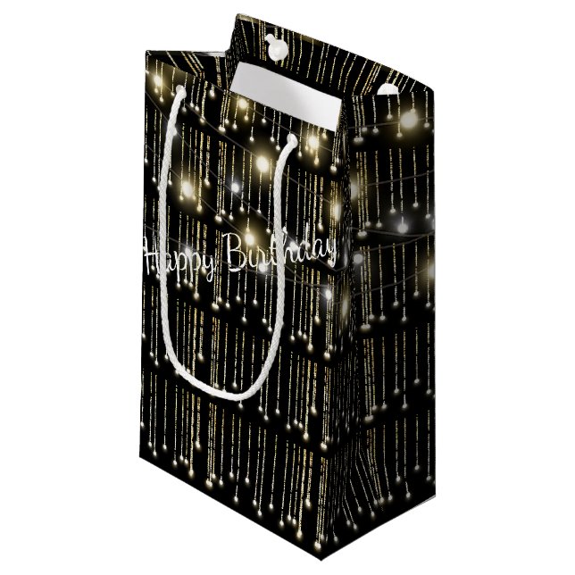 Happy Birthday funkelnde Lichter auf schwarz Kleine Geschenktüte (Vorderseite Schrägansicht)