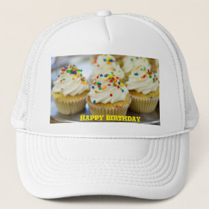 Happy Birthday Gelber Text Fünf kleine Kuchen Crea Truckerkappe