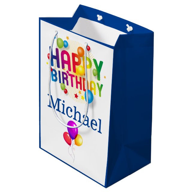 Happy Birthday Geschenktasche hinzufügen Name Mittlere Geschenktüte (Rückseite Schrägansicht)