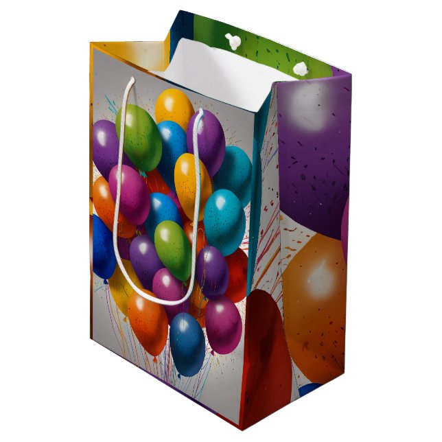 Happy Birthday Invite Mittlere Geschenktüte (Vorderseite Schrägansicht)