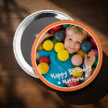 Happy Birthday Modern Simple Star Foto Button<br><div class="desc">Dieses einfache und moderne Design besteht aus Serifentypografie und fügt ein individuelles Foto hinzu.</div>