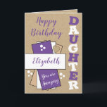 Happy Birthday phantastisch Daughter lila rustikal Karte<br><div class="desc">Herzlichen Glückwunsch zum Geburtstag phantastische Tochter. Fügen Sie ihren Namen und eine Nachricht hinzu. Lila und weiß gestaltet,  mit einem *Kraft-Hintergrund. *Real Kraft Karte wird nicht verwendet</div>