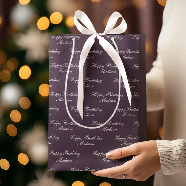 Happy Birthday Script Name Plum Mittlere Geschenktüte (Von Creator hochgeladen)