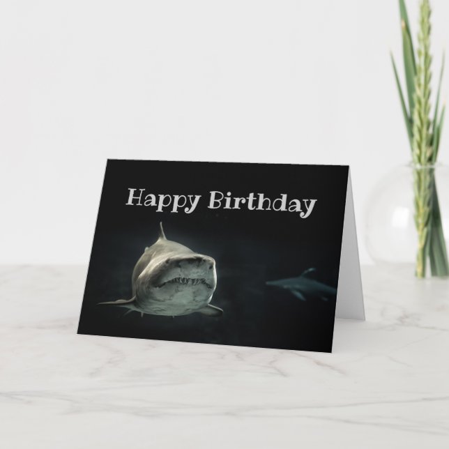 Happy Birthday Shark brieping up Funny Birthday Karte (Vorderseite)