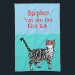 Happy Birthday Sie Cool Tabby Cat Mens Husband Geschirrtuch<br><div class="desc">Herzlichen Glückwunsch zum Geburtstag Sie Cool Tabby Cat Geburtstagskarte. Diese schöne Karte würde jeden Liebhaber von Katzen Anzug machen. Entworfen aus einer meiner originalen Tintenstift-Zeichnungen. Diese Karte wird sicher begeistert sein!</div>