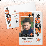 Happy Birthday Son Orange und Black Foto Karte<br><div class="desc">Herzlichen Glückwunsch zum Geburtstag. Ersetzen Sie das Foto durch Ihr eigenes und fügen Sie einen Namen und eine Nachricht hinzu. In Orange und Schwarz gestaltet,  mit Sternen. Wir sind so stolz,  dich unseren Sohn zu nennen.</div>
