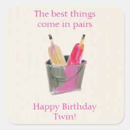 Happy Birthday Twin mit Chilling Weinflaschen Quadratischer Aufkleber