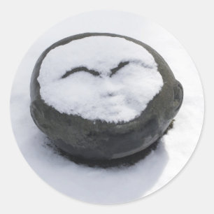 Happy Buddha mit Schneefasern Runder Aufkleber