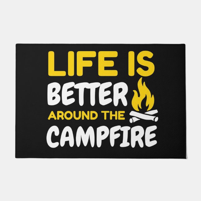 Happy Camper Life ist besser um das Campfeuer Fußmatte (Vorderseite)