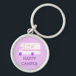 HAPPY CAMPER RV Motorhome Camping CUSTOM Schlüsselanhänger<br><div class="desc">Passen Sie diesen niedlichen Schlüsselanhänger mit Ihrem eigenen Text,  Ihrem Namen oder allem anderen an,  was Ihnen gefällt. Mit diesem Vintagen RV-Design,  das von mir für Sie handgezeichnet wurde,  bereiten Sie sich auf Ihre Reise vor. Karo in meinem Shop für viele weitere passende Artikel!</div>
