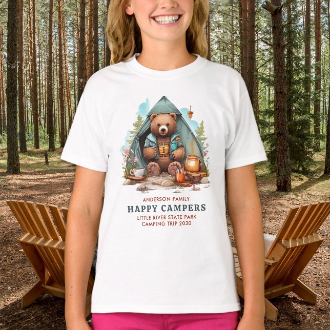 Happy Camping Bär Personalisierter Familienurlaub T-Shirt (Von Creator hochgeladen)