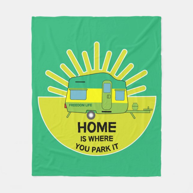 Happy Caravaner | Caravan Geschenke | Wohnwagen |  Fleecedecke (Vorderseite)