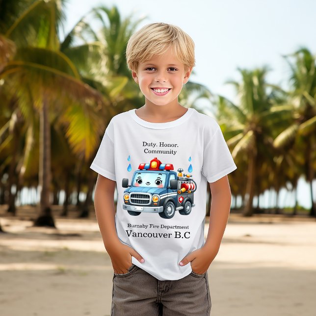 Happy Cartoon Feuerwehrauto bereit zum Rollen T-Shirt (Von Creator hochgeladen)
