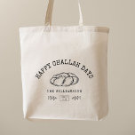 Happy Challah Days Hanukkah Custom Family Name Tragetasche<br><div class="desc">Happy Challah Days! Modern Chic Retro Typography Custom Family Name Hanukkah tote bag with a cute challah illustration as well as heart twigs surrounding the year established.</div>