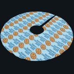 Happy Challah Days Jewish Holidays Hanukkah Polyester Weihnachtsbaumdecke<br><div class="desc">Der Holiday Tree Rock zeigt eine originelle Marker-Illustration eines köstlichen Laib von herausforderndem Brot, mit HAPPY CHALLAH DAYS in einem lustigen Schriftart, auf blauem Hintergrund gedruckt. Ideal für die Dekoration von Ferien! Dieses Design ist auch auf anderen Produkten erhältlich. Sehen Sie nicht, wonach Sie suchen? Brauchen Sie Hilfe bei der...</div>