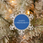 Happy Chrismukkah blauer jüdischer Feiertag Schneeflocken Zinn-Ornament<br><div class="desc">Frohe Chrismukkah blauer jüdischer Urlaub Snowflake Zwiebelweihnachtschmuck. Weißer Text auf blauem Hintergrund.</div>