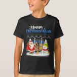 Happy Chrismukkah Jüdische Weihnachtszeit Hanukkah T-Shirt<br><div class="desc">Weihnachtsjunge Kinder Kinder Jugendliche Männer. Funny Spaß Grafik Tee Kostüme für diejenigen,  die glauben an Weihnachtsmann,  Liebe Hirsch,  Rentier,  Elf,  Elfen,  Gesang Songs,  Party Dekoration,  Baum,  Hut,  Socken Dieses Weihnachtstee mit Grafik ist ein großes Weihnachtsgeschenk</div>