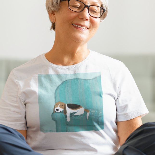 Happy Couch Dog | Niedlich Entspannter Beagle | Ti T-Shirt (Von Creator hochgeladen)