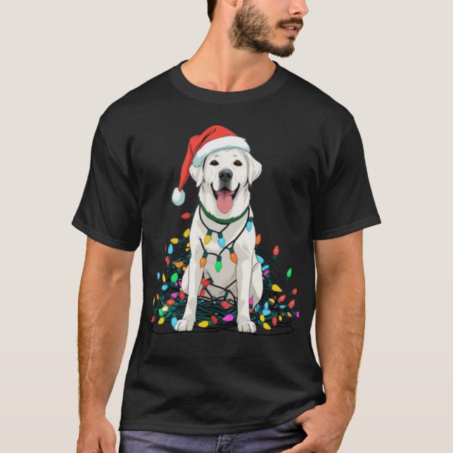 Happy Dog Tangled in Christmas Lights T-Shirt (Vorderseite)