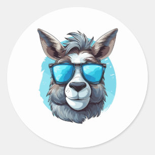 Happy Donkey mit Sonnenbrille auf blauem Hintergru Runder Aufkleber
