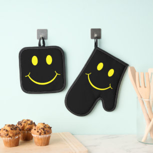Happy Face Graphic Black Yellow Ofenhandschuh & Topflappen-Set