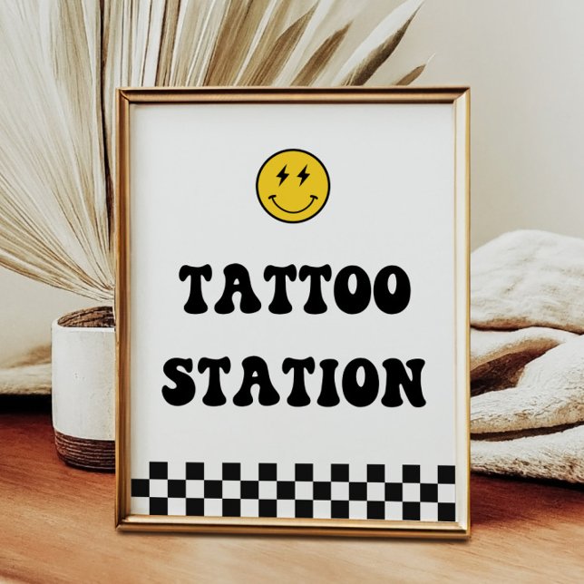 Happy Face One Happy Typ Tattoo Station Schild (Von Creator hochgeladen)