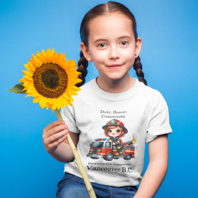 Happy Firefighter fährt roten LKW T-Shirt (Von Creator hochgeladen)