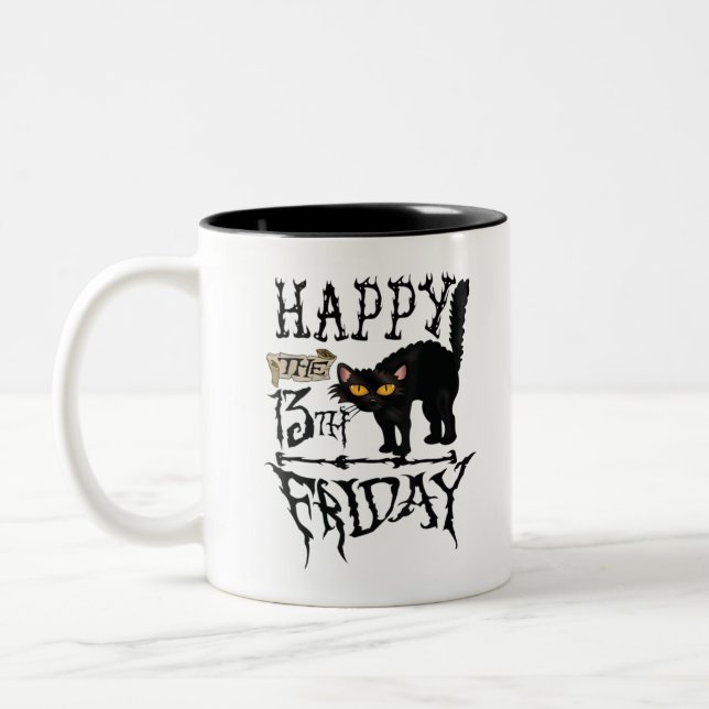 Happy Friday 13th Black Cat Scary Halloween Shirt. Zweifarbige Tasse (Links)