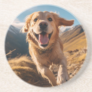 Happy Golden Retriever Running Getränkeuntersetzer