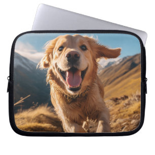 Happy Golden Retriever Running Laptopschutzhülle