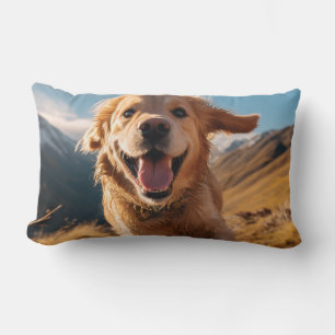 Happy Golden Retriever Running Lendenkissen