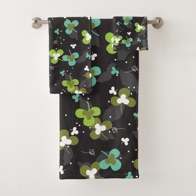 Happy Green Clover Blätter Art Pattern II Badhandtuch Set (Insitu)