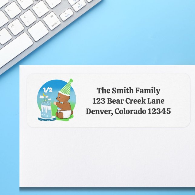 Happy Halb Geburtstag Baby Bear mit Kuchen (Von Creator hochgeladen)