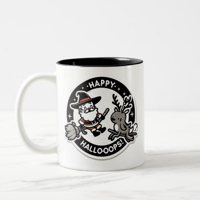 Happy Hallo-Oops! Santa Dressed as a Witch, Deer Zweifarbige Tasse (Links)