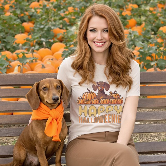 Happy Halloweenie Dackel Dog Pumpkin Patch T-Shirt (Happy Halloweenie Dachshund Dog Pumpkin Patch T-Shirt.)
