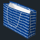 Happy Hanukkah Blau moderne Typografie Muster Große Geschenktüte<br><div class="desc">Happy Hanukkah blau und weiß moderne Typografie Muster große Geschenktasche. Weißes Textmuster auf blauem Hintergrund.</div>