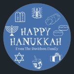 Happy Hanukkah Blauen individuelle Name Geschenk G Runder Aufkleber<br><div class="desc">Happy Hanukkah,  passen Sie das Familiennamensgeschenk für Aufkleber Happy Hanukkah,  Happy Chanukah,  Hanukkah Sameach!,  Chag Sameach!,  Chag Urim Sameach! Blau und Weiß</div>
