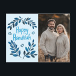 Happy Hanukkah Botanical Watercolor CUSTOM FOTO Postkarte<br><div class="desc">Süß zeichn, jemanden glücklich hanukkah zu wünschen! Klicken Sie auf "Bearbeiten mit dem Design-Tool", um Ihr eigenes Foto und Text hinzuzufügen. Auch als Grußkarte, Fotokarte oder digitaler Download erhältlich, um sofort per E-Mail oder SMS zu senden. Karo meinen Shop für mehr oder lass mir wissen, wenn Sie etwas Angewohntes wollen!...</div>