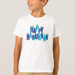Happy Hanukkah Candles Holiday T-Shirt<br><div class="desc">Machen Sie Chanukah etwas Besonderes und vermitteln Sie den Geist der Saison mit diesem dekorativen T - Shirt. Der Gruß "Happy Hanukkah" ist in blauen Farbtönen gehalten. Die Briefe dienen als Menorah mit kleinen Flammen, die auf neun "Kerzenbriefen" brennen. Verfügbar mit passenden Produkten.</div>