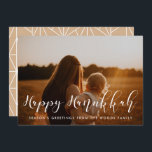 Happy Hanukkah Elegantes Foto Feiertagskarte<br><div class="desc">Eine moderne Typografie für diese Fotokartensammlung. So passen Sie an Ihre Lieblingsfamilienbilder an. Sie können auch die Farbe des Schriftartes oder den geometrischen Hintergrund nach Ihren Wünschen ändern.</div>