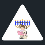 Happy Hanukkah Friends Dreieckiger Aufkleber<br><div class="desc">Herzlichen Glückwunsch Hanukkah an alle unsere Freunde, Mädchen und Jungen und Kinder jeden Alters. Chanukah Welpen Hunde machen den Urlaub zu einem noch besseren Geschenk.</div>