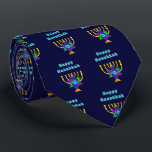 Happy Hanukkah Krawatte<br><div class="desc">Personalisierte Geschenke,  die "Happy Hanukkah" zeigen jüdischen Stern und Kerzen bereit,  jeden Abend zu leuchten.  Gute Ferien und ein schönes neues Jahr!</div>