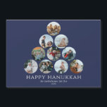 Happy Hanukkah Magnet 10 Foto<br><div class="desc">Die Grußkarten, die Ihre Freunde und Familie für viele Jahre behalten und genießen werden! Können Sie nicht nur ein oder zwei Ihrer Lieblings-Fotos auswählen? Diese 7" x 5" Kühlschrank Magnete verfügen über Platzhalter für 10 Ihrer bevorzugten Fotos, Familienname und Jahr. Die Foto sind alle rund. Der Gruß "Happy Hanukkah" ist...</div>