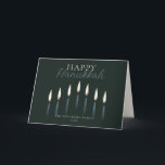 Happy Hanukkah Menorah Candles Blank Feiertagskarte<br><div class="desc">Diese 7" x 5" gefalteten Hanukkah-Grußkarten verfügen über einen Platzhalter für einen Familiennamen und ein Jahr. Das Design ist neun handgezeichnete Menorahkerzen mit dem Gruß "Happy Hanukkah". Die Innenseite ist leer.</div>