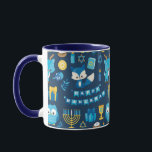 Happy Hanukkah Menorah Sufganiyot Niedlich Owl Blu Tasse<br><div class="desc">Mit unserer Happy Hanukkah blauen Tasse mit Dreidel, Menorah, Sufganiyot, niedlicher Eule, Gift, David Stern, Kerzen und Niedlichem Fox. Jeder Schluck aus dieser Tasse ist ein Schluck Feiertagssaufe, mit einer fröhlichen Medaille aus Hanukkah-Symbolen und bezaubernden Kleintieren. Ob Sie Sufganiyot genießen, die Menorah-Kerzen beleuchten oder einfach nur ein warmes Getränk genießen...</div>